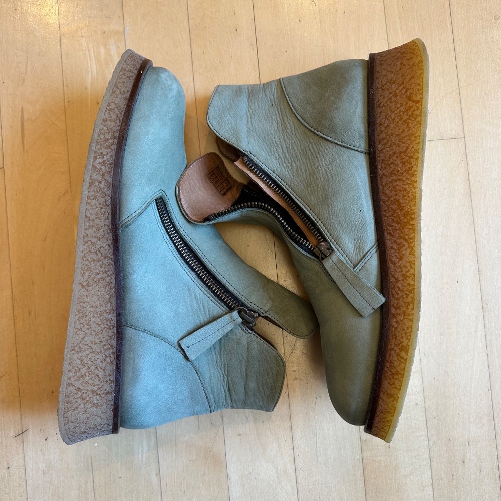 Bueno Phoenix Olive suede bootie, 10.5/41 , PG1463 - Picture 9 of 11
